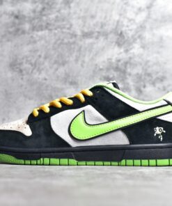 Nike SB Dunk Low x Powerpuff Girls Black and Green