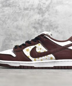 Nike DUNK SB LOW SUPREME STARS BARKROOT BROWN Replicas