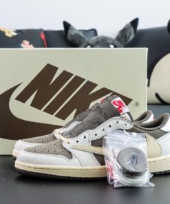 Travis Scott Reverse Mocha Reps – Brown Jordan 1 Low Replica